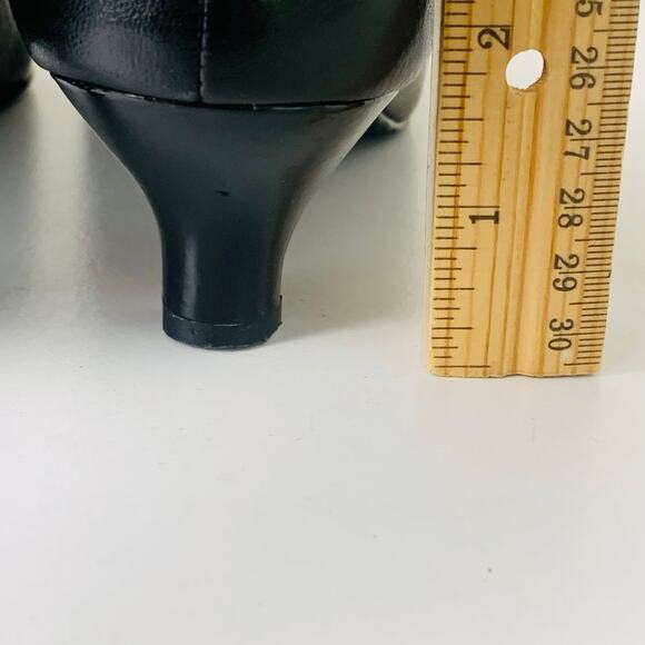 Brighton Black Leather Pointed Toe Pumps Kitten Heels Gold Trim Size 7.5 - Picture 3 of 15